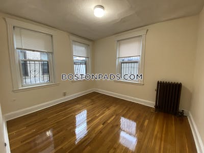 Fenway/kenmore Great Deal! 1 Bed 1 Bath Available NOW on Riverway! Boston - $2,400