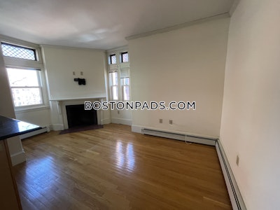 Back Bay Renovated 1 Bed Bed 1 bath available NOW on Commonwealth Ave in Boston! Boston - $3,400