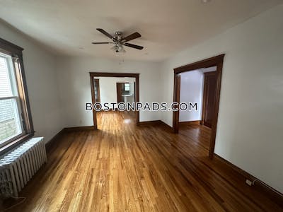Hyde Park Charming and sunny 2-bedroom, 1-bath apartment Boston - $3,000