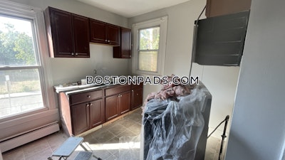 Roxbury Renovated 2 Bed 1 bath available NOW on Forest St in Boston! Boston - $2,800