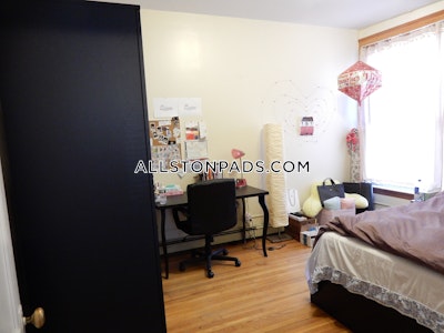 Allston 3 Beds 1.5 Baths Boston - $3,300