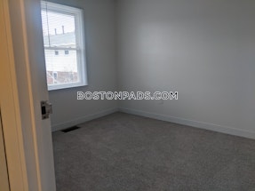 Roslindale Apartment for rent 3 Bedrooms 1 Bath Boston - $4,033